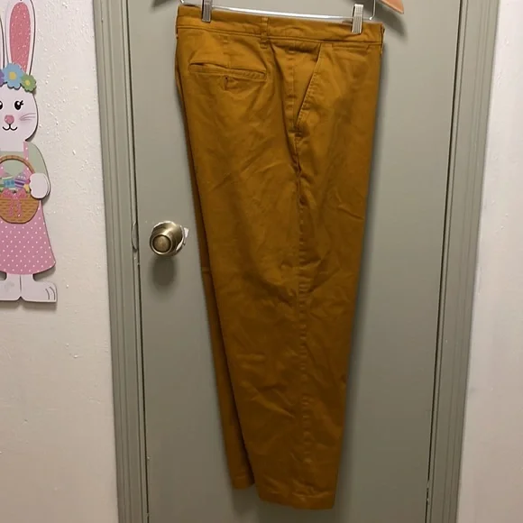 Amazon Essentials Men Chino Pants Size 40W X 28L EUC